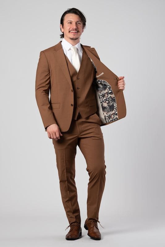 Kennedy Blue Groomsman shows off lining