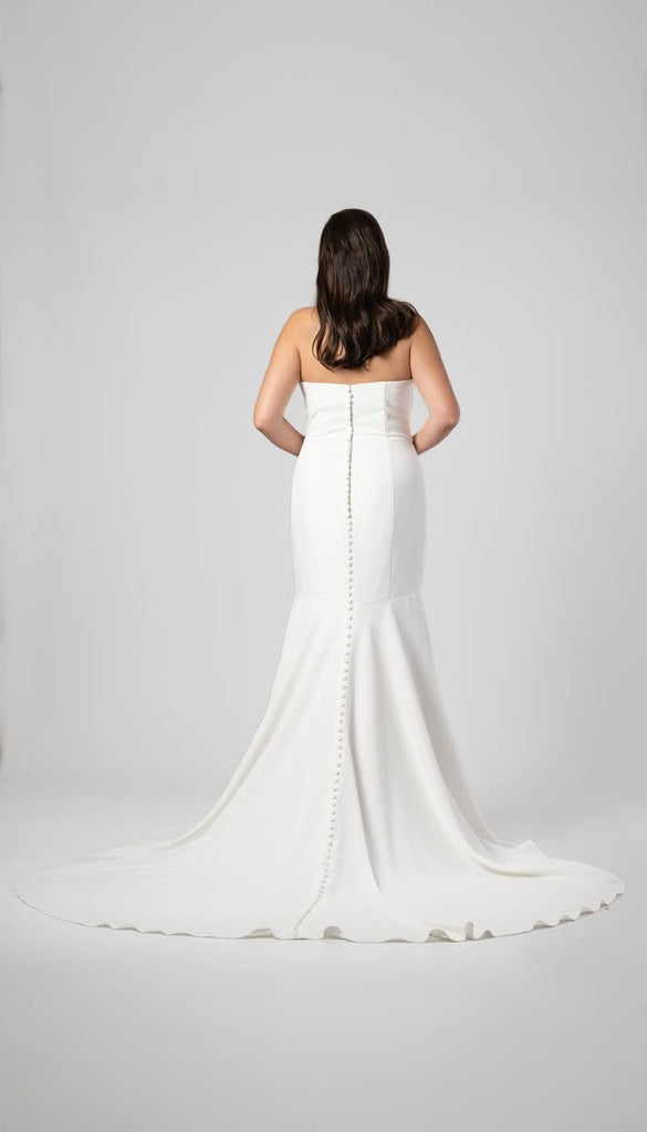 Crepe Fitted Wedding Dress | Kennedy Blue Della