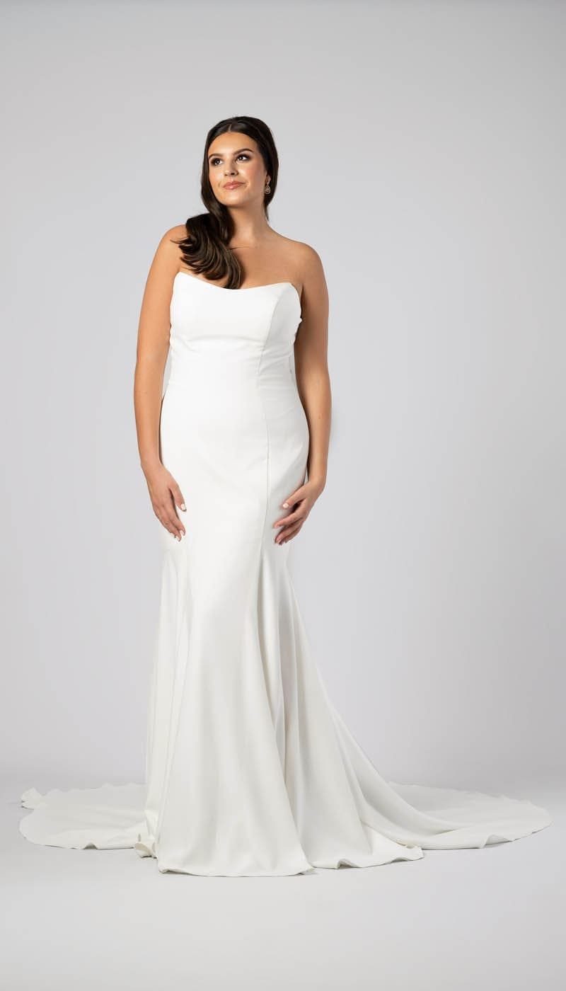 |In Stock Fitted Crepe Della Wedding Dress