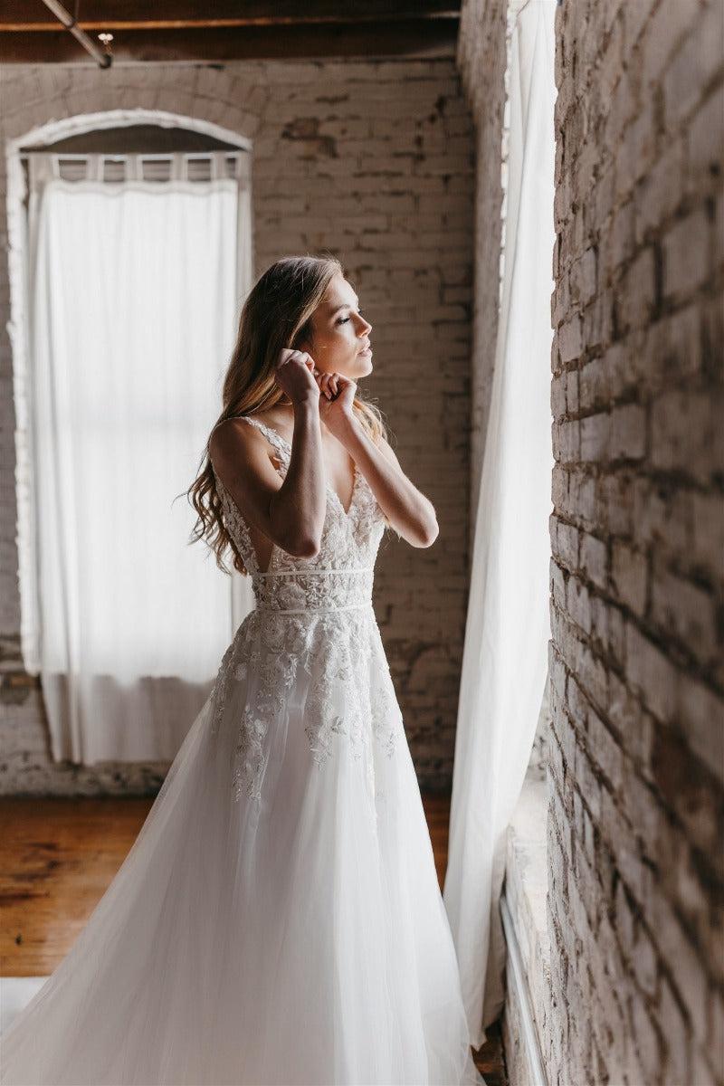 green emerald velvet dress V Neck Wedding Dress