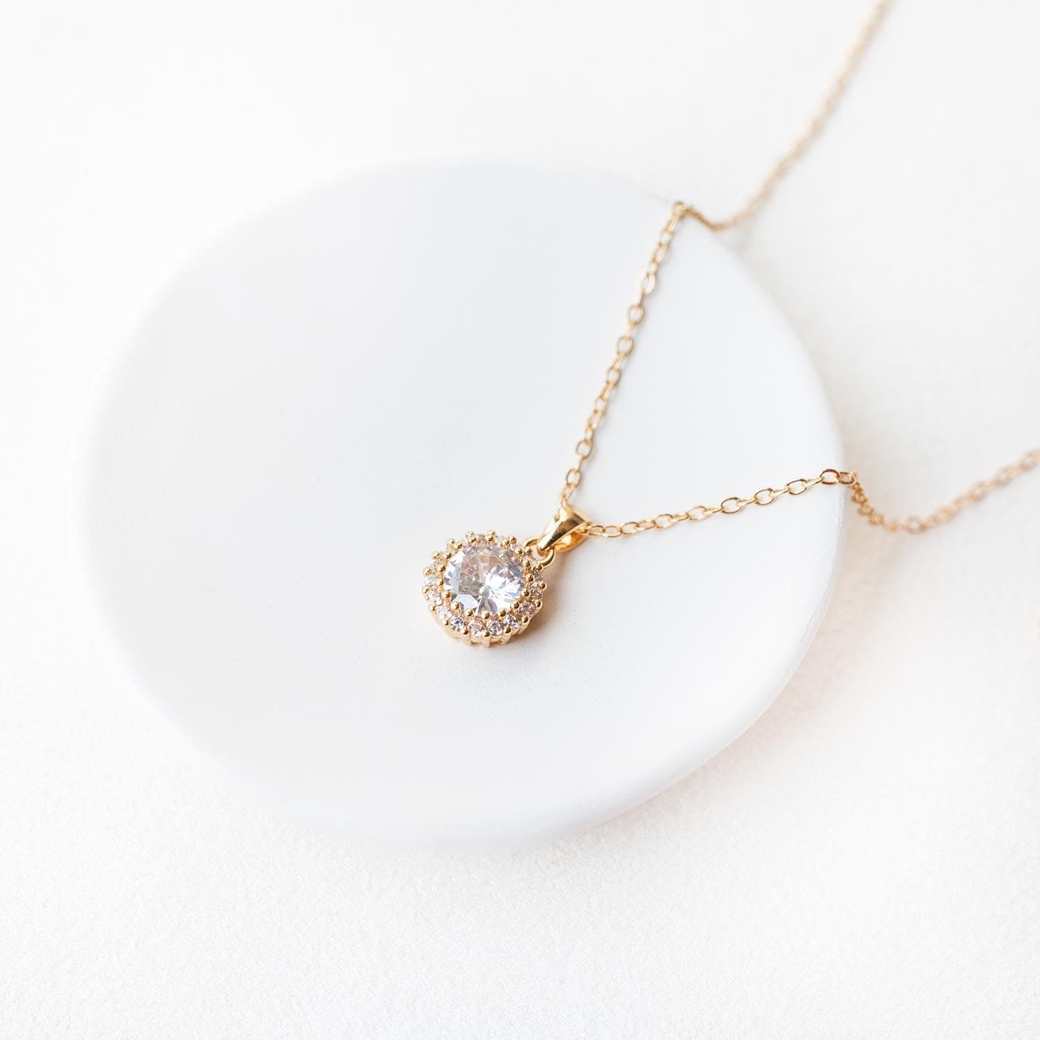 |Gold Pendant Necklace