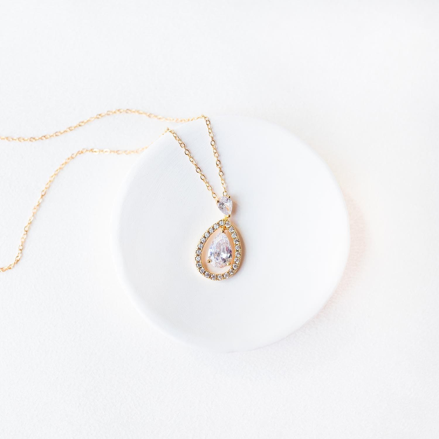 |Gold Teardrop Necklace